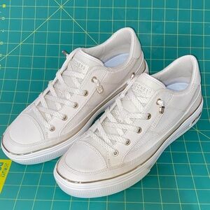 Skechers Arch Fit Arcade - Prim N Pretty - OFF WHITE w/Gold accnets - NWOT/Box
